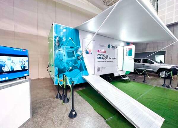 Ceará inova com unidade móvel para qualificação de profissionais de saúde