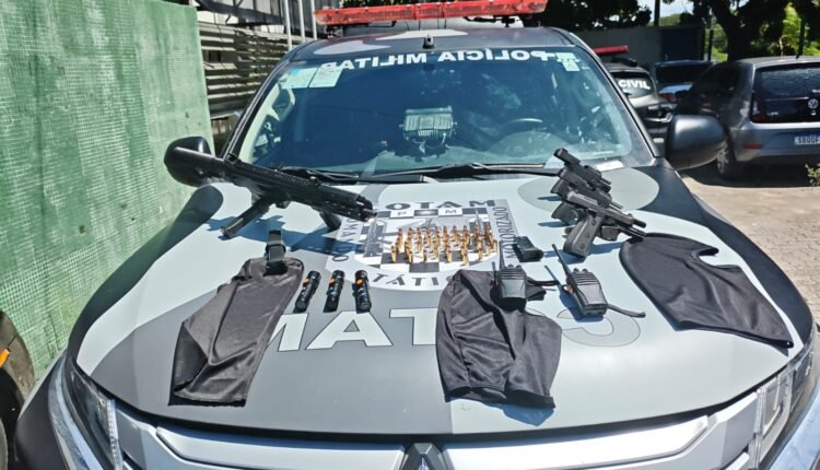 Operação da PMCE prende trio por homicídio e apreende arsenal em Fortaleza
