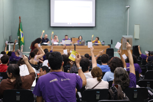 Congresso Estatuinte da UFC avança com sessões cruciais e abre vagas para ouvintes