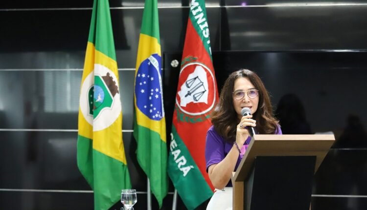 integrantes do MP do Ceará e por autoridades de diversos órgãos público dos Pode