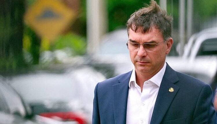 Crise de Flávio Bolsonaro pode redefinir cenário eleitoral
