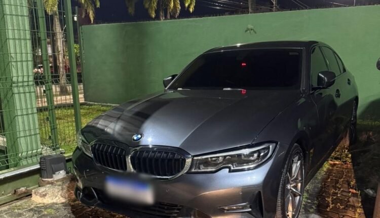 Homem é preso em Fortaleza por ostentar armas nas redes sociais