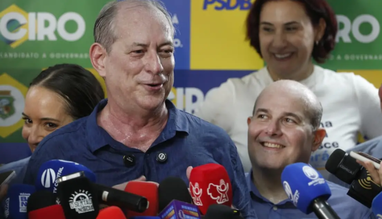 Ciro Gomes anuncia pré-candidatura ao governo do Ceará e convida Roberto Cláudio para vice