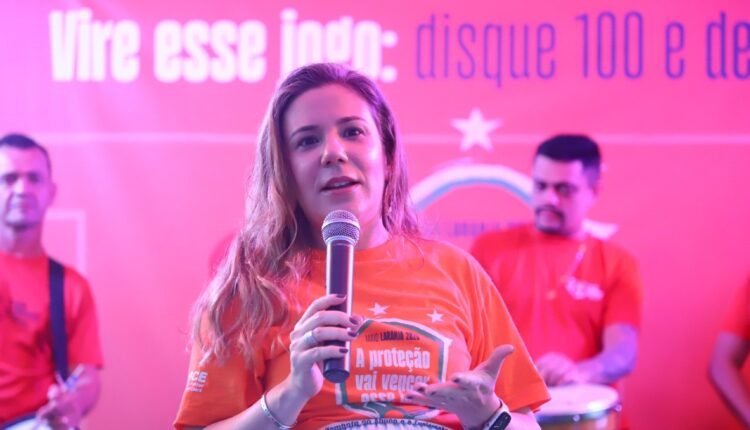 tância, tome a frente e traga, para os espaços públicos, temáticas tão relevante