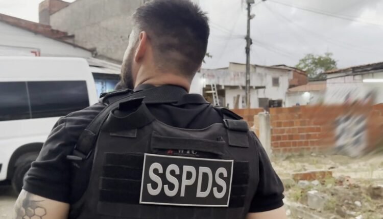 Segurança do Ceará captura jovem em Caucaia por envolvimento com grupo criminoso e roubo no RN