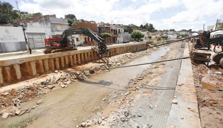 Requalificação do canal do Granjeiro no Crato atinge 50% de execução e promete transformação urbana