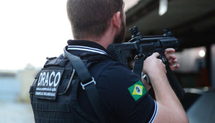 Homem é preso em Fortaleza por promover grupo criminoso nas redes sociais