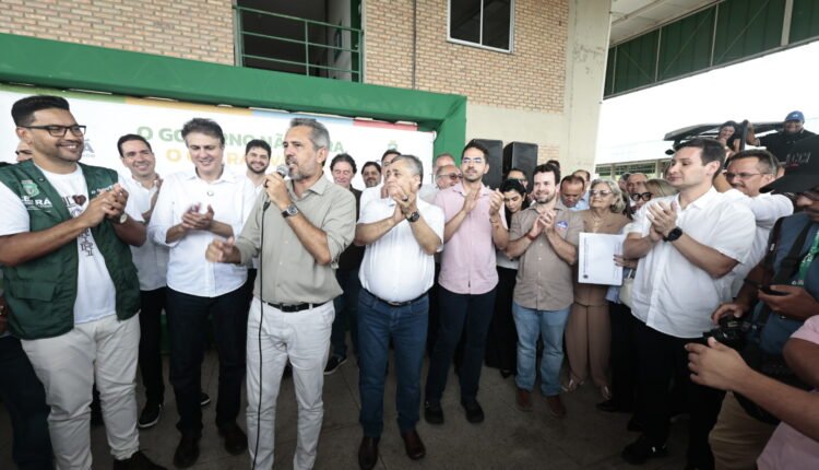 Ceará impulsiona agricultura familiar com entrega de tratores no Cariri