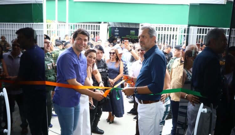 Ceará inaugura base do Cpraio, videomonitoramento e areninha em Milagres