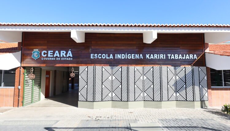 Comunidade indígena em Crateús celebra inauguração de escola Kariri Tabajara