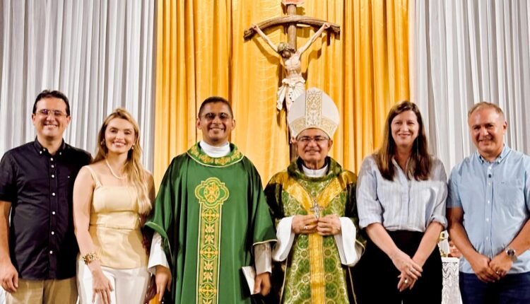 Festejos em São Luís do Curu: Lia Gomes e Robério Monteiro marcam presença em celebração de fé e tradição