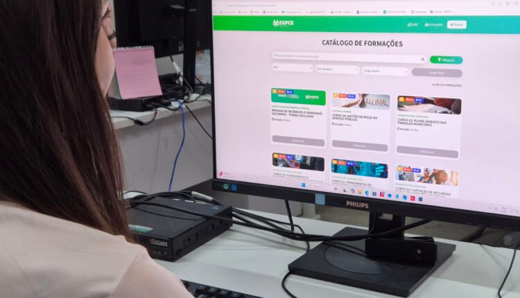 EGPCE: cursos EAD superam 54 mil matrículas e transformam qualificação no Ceará