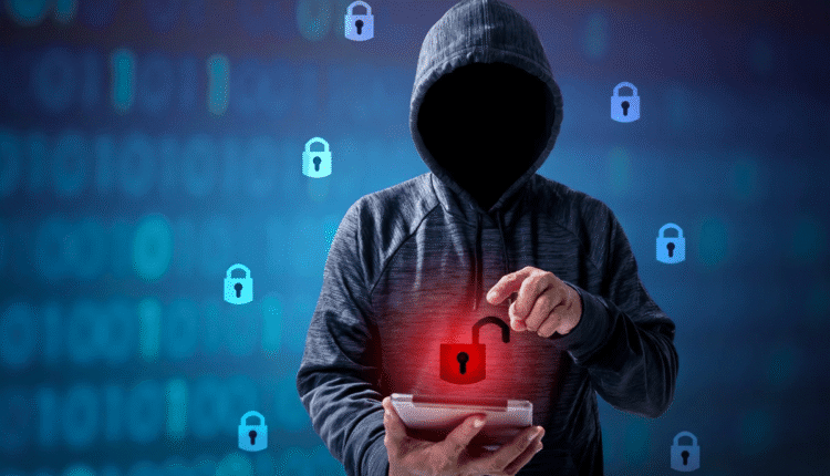 Senado impulsiona projeto para criminalizar criação de perfil falso nas redes