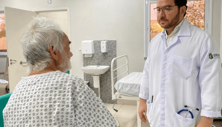 Sinais no rosto: neurologista do HRN esclarece quando a paralisia facial pode ser AVC