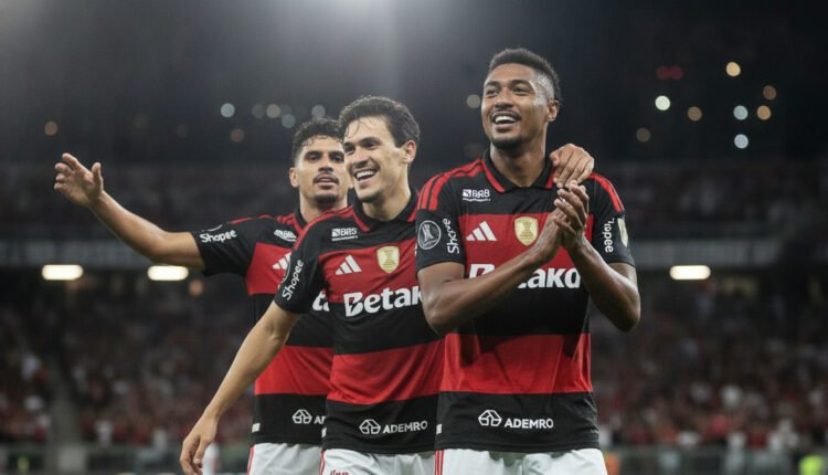 Flamengo e Olimpia se enfrentam em amistoso de intertemporada no Mané Garrincha