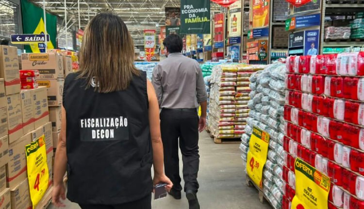 Supermercados de Juazeiro do Norte são autuados por falhas em informações ao consumidor