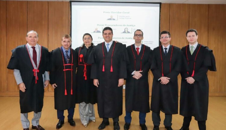 MPCE fortalece atuação com posse de novos membros e ouvidor-geral