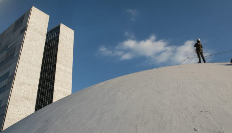 Comércio feriados: Frente Parlamentar critica nova regra e aponta insegurança jurídica