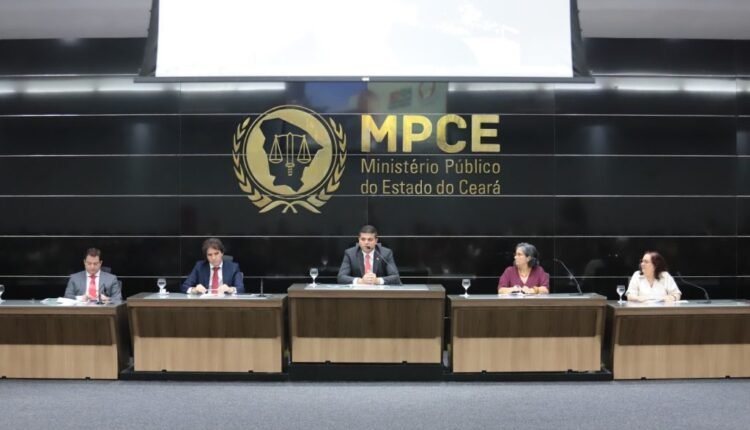 MPCE debate futuro do acolhimento infantil e saúde mental de jovens em seminário