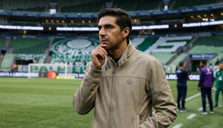 Abel Ferreira faz alerta sobre a 'doença' do futebol após vitória do Palmeiras na Libertadores