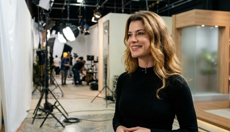 Alinne Moraes mergulha na complexidade de vilã e celebra liberdade em nova novela