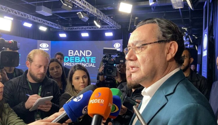 Augusto Cury pede desculpas à imprensa por hesitação em debate presidencial na Band