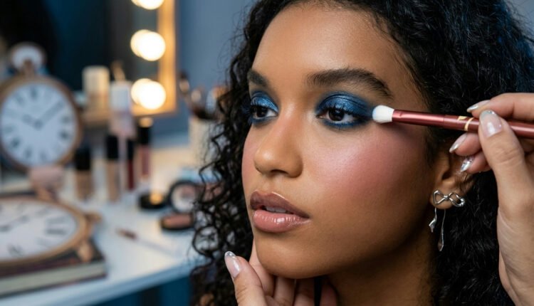 Beleza fantástica: Avon mergulha no País das Maravilhas com linha de maquiagem exclusiva