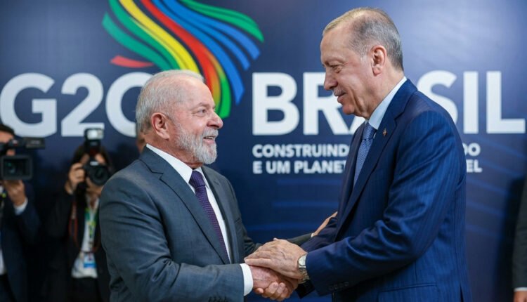 Brasil e Turquia estreitam laços estratégicos com foco em defesa e agenda climática