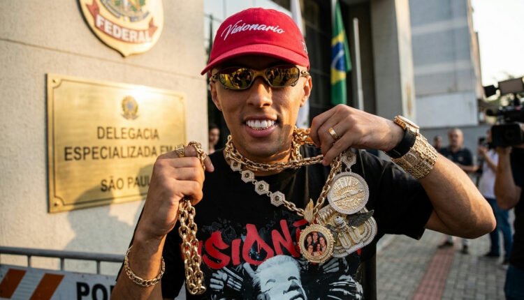 Buzeira deixa a prisão após dez meses e celebra liberdade com medidas cautelares