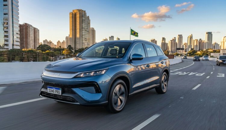 BYD Song Pro Flex chega ao mercado com tecnologia híbrida e consumo recorde