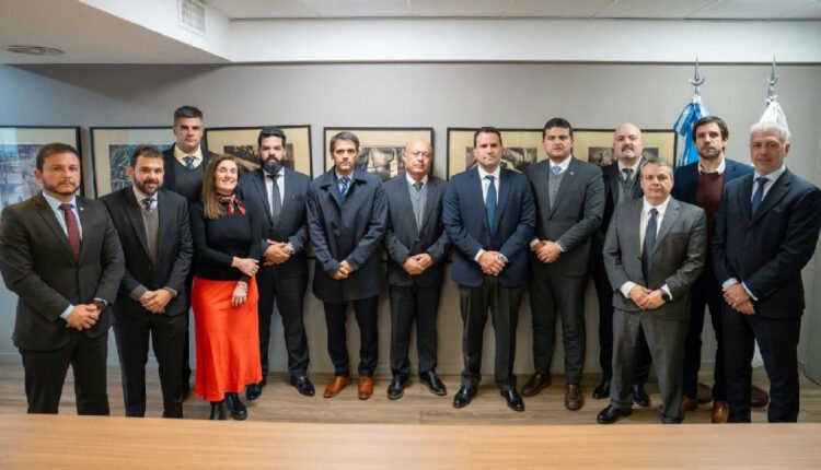 Delegação brasileira na Argentina busca estratégias inovadoras contra a violência no futebol