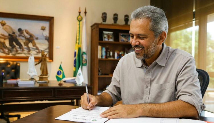 Elmano de Freitas alcança 54% de aprovação no Ceará, revela Datafolha