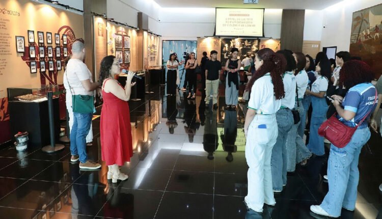 MPCE lança exposição que une cordel e xilogravura no combate à violência de gênero