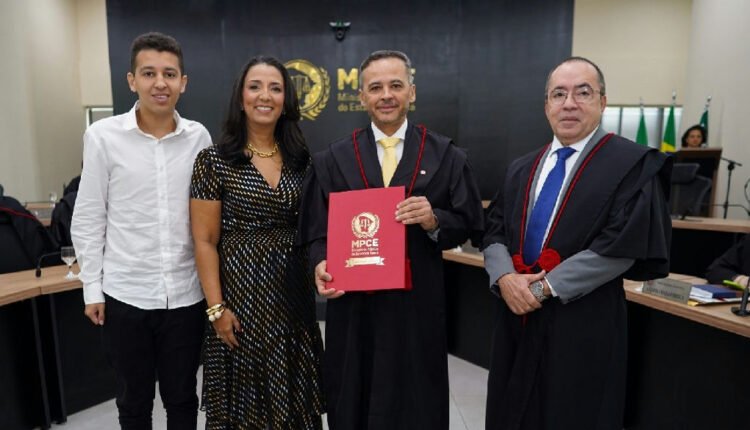 Novo promotor de justiça toma posse no MPCE em solenidade prestigiada em Fortaleza
