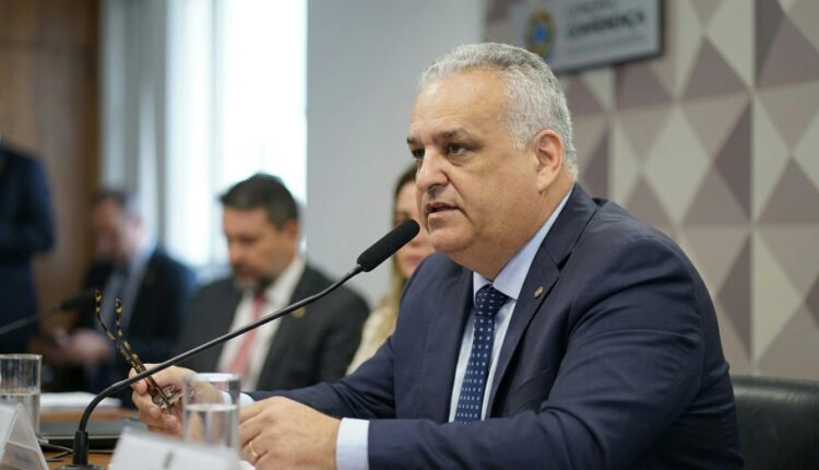 PGR solicita novas diligências em investigação contra Alfredo Gaspar, vice de Flávio Bolsonaro