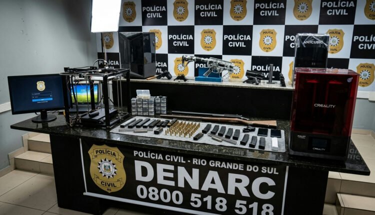 Polícia desmantela esquema de fabricação de armas com impressoras 3D no Rio Grande do Sul