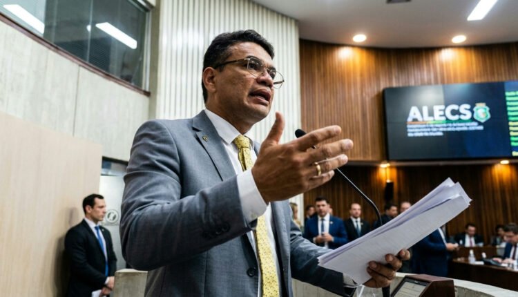 Reginauro assume cadeira no Senado e reforça a oposição cearense