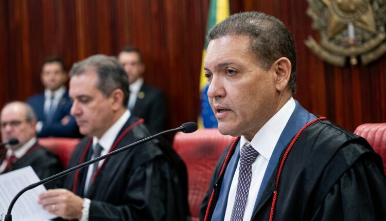 TSE adia decisão sobre uso de inteligência artificial nas eleições