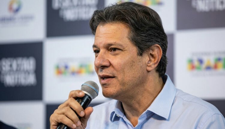Unidade governista em pauta: discurso de Cid Gomes gera clamor por Luizianne Lins em convenção
