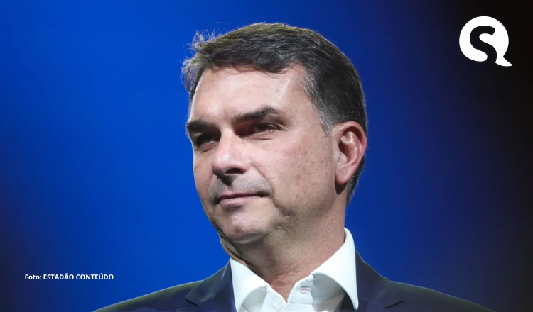 Após revelação sobre contrato, Flávio diz que Moraes deve renunciar ao STF