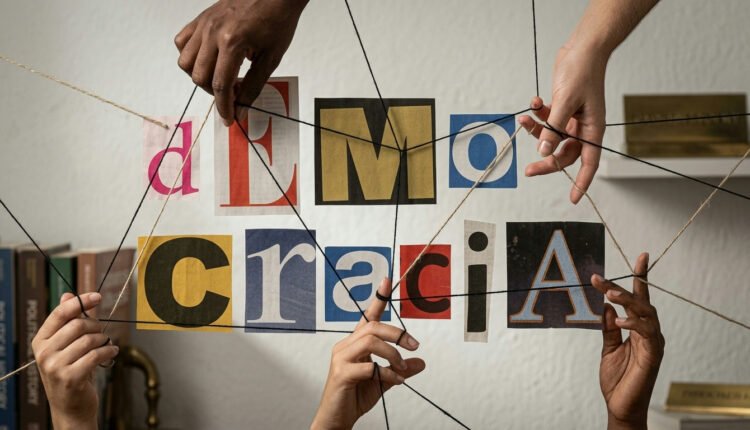 A defesa da democracia e o risco de um cerco autoritário no Brasil