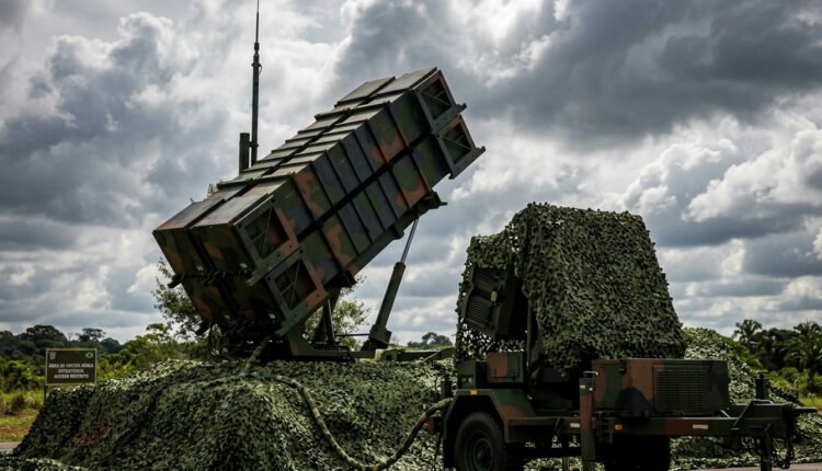 Armas: EUA impulsionam arsenal em ritmo acelerado, declara Trump