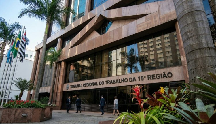 Assédio eleitoral: Justiça condena empresa por coação de voto e demissão abusiva