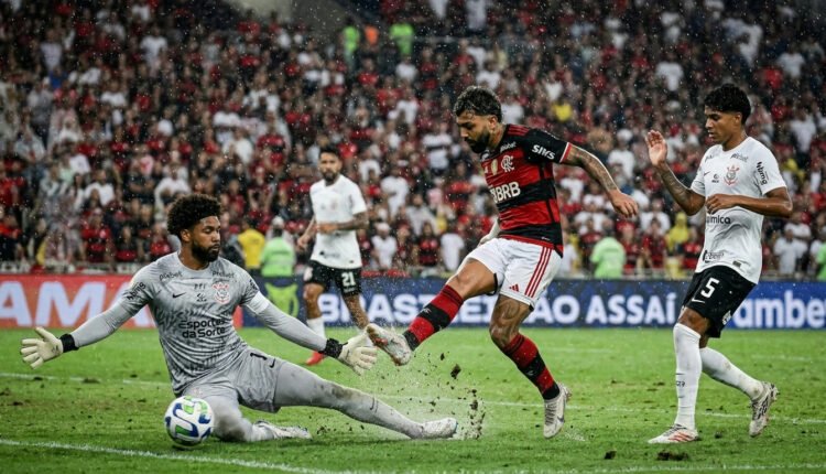 Brasileirão: Flamengo vence Corinthians e reassume liderança em rodada de empates e vitórias