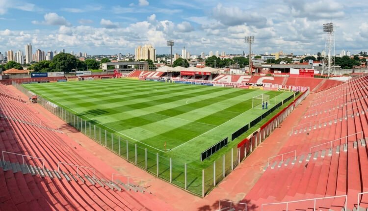Confronto decisivo na Série B: Vila Nova e Londrina medem forças em Goiânia