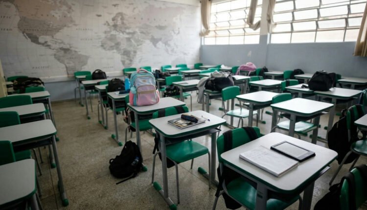 Crise na educação: saúde mental afasta milhares de professores da rede estadual de SP