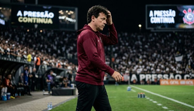 Crise no Corinthians: permanência de Diniz eleva pressão sobre jogadores e diretoria