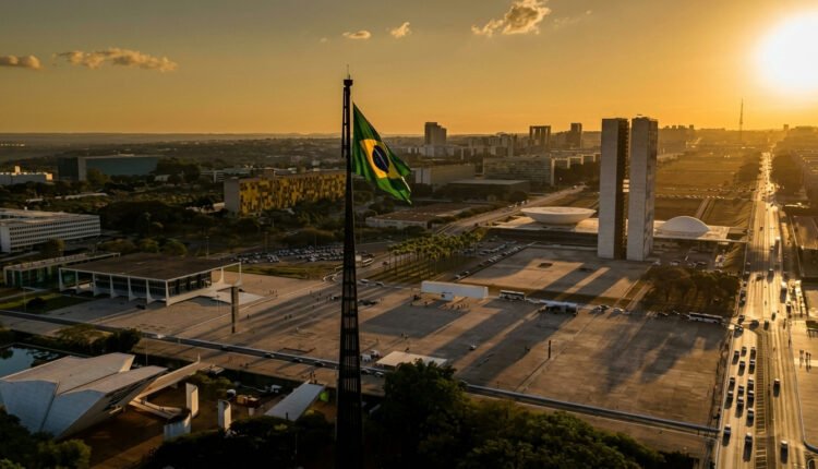 Eleições de 2026: analista prevê governo travado e crise institucional no Brasil