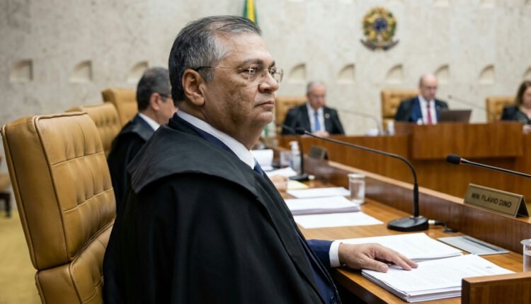 Flávio Dino reverte Mendonça em caso Nossa Senhora e leva debate sobre censura ao plenário do STF