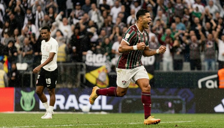 Fluminense aprofunda crise do Corinthians com vitória no Brasileirão